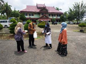 Tunjukkan Keberadaan FJPI, Nining Antero Cs Beri Bantuan Ke Wartawan Terkonfirmasi Covid-19