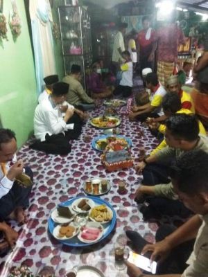 Dua Hari di Mendahara, Cek Endra Sapa Warga Dari Rumah ke Rumah 