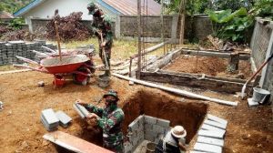Satgas Kebut Pembangunan Fasilitas MCK di Desa Sungai Langkap