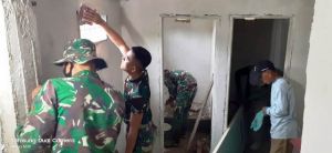 Kerjasama Satgas dan Warga Perindah Fasilitas MCK