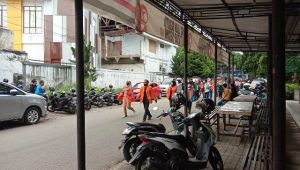 Demo Mahasiswa Dipukul Mundur Dari Gedung Dewan