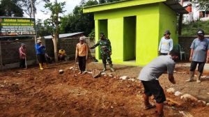 Danramil 417-01/GK Terus Pantau Perkembangan Fisik Program TMMD