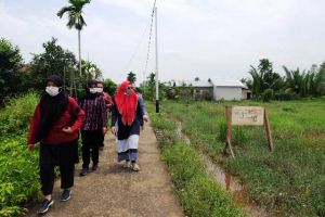 Ditemani Mantan Anggota DPR RI dari PAN, Ratu Anjangsana ke Desa Parit Deli Betara