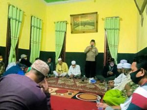 Di Tengah Hujan Warga Antusias Temui Al Haris, Arpin Siregar: Pertanda Alam Haris-Sani Menang