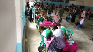 Warga Antusias Di Hari Terakhir TMMD Ke 109 Kodim 0417 Ikuti Sunatan Massal Gratis