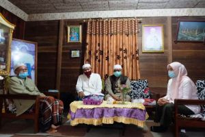 Ratu Didoakan Sukses saat Silaturahmi dengan  Pimpinan Ponpes Sa'adatus Abadiyah Ustaz Munir