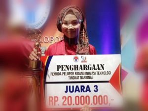 Dari Adonan Yakult Telor dan Sasa, Khairatunisa 
