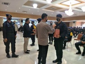 Irjen Pol Firman Sambangi Pasukan Elit Polda Jambi di Polda Metro Jaya: Jaga Kesehatan