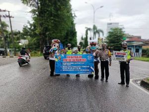 Ada Maskot Badut Pocil Bermaker, Satlantas Merangin Kampanyekan Keselamatan Berlalu Lintas