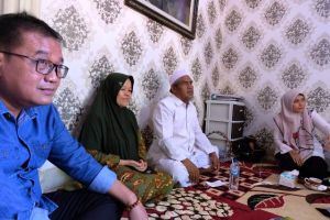 Sowan ke Pimpinan Ponpes Darul Hikam KH Rifa'i Ahmad, Ratu Didoakan Sukses di Pilgub
