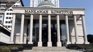 Hingga Siang Ini, Gugatan CE-Ratu Belum Tercatat Di Website MK