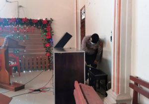 Perayaan Natal Ditengah Pandemi, Ciptakan Rasa Aman Polres Sterilisasi Gereja