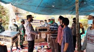 Ajak Warga Tinggalkan PETI, Kapolres Bawa Program Peternakan Lebah Madu