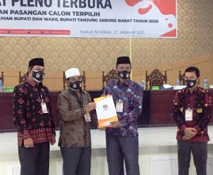 Kado Istimewa di Harlah, KPU Tanjabbar Tetapkan UAS - Hairan Bupati dan Wabup Terpilih
