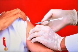 Lebih dari 132.000 Tenaga Kesehatan Telah Divaksinasi COVID-19