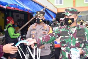 Dandim 0716/Demak dan Kapolres Demak Pimpin Sosialisasi Prokes di Pasar Bintoro