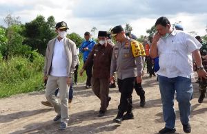 Sambangi Posko Sigap Karhutla di Desa Muntialo Tanjabbar, Edi: Karhutla Bukan Hanya Tugas TNI/Polri