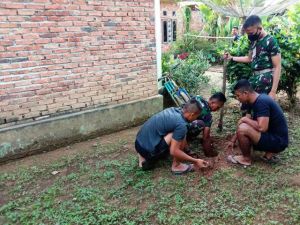 Tak hanya Bangun Jalan dan Jembatan, Satgas TMMD Perbaiki Jemuran Orang Tua Asuh