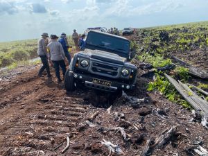 Antisipasi Karhutla, Kendaraan Kapolda Jambi Terjerembab di Gambut saat Tinjau Revitalisasi Kanal