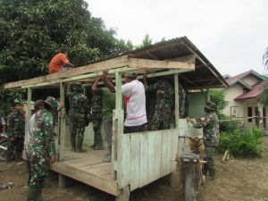 Pos Ronda di Sungai Terap Ini juga Diperbaiki Lewat Program TMMD
