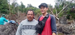 Dua Warga Dari Dua Desa Terimakasih Jalan Penghubung Dibangun