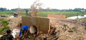 Gorong-gorong di Desa Sungai Terap ini Diberikan Dinding Penguat