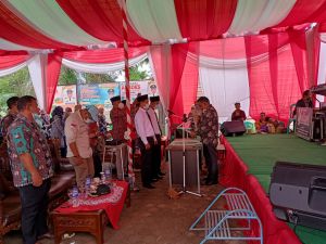 Lantik Sekdes Mekar Jaya, Ambo Tuo Ajak Bersinergi Bangun Desa