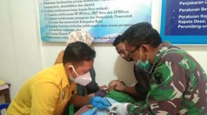 43 Anak-anak Desa Mekar Jaya Daftar Ikuti Sunatan Massal TMMD