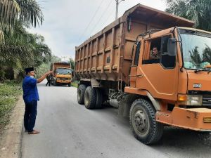 Wabup Hairan Himbau Kendaraan Jangan Lebihi Tonase