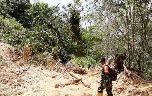Danramil : Longsor Susulan Kembali Tutup Akses Jalan Bangko-Kerinci