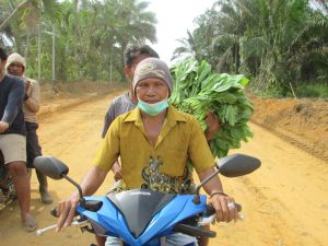Jalan TMMD Mulai Dinikmati Warga, Termasuk Petani Sayur Ini
