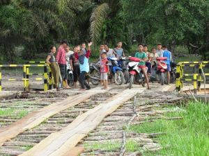 Jembatan TMMD Kini Jadi Tempat Nongkrong Warga