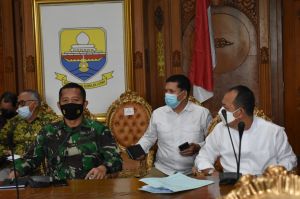 Kasiter Korem 042/Gapu Hadiri Rakor Bahas Larangan Mudik  di Kantor Gubernur