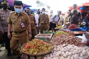 Sidak ke Pasar, Bupati Merangin Haris Pastikan Stok Sembako Cukup