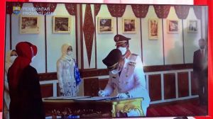 Pasangan Independen Pertama Menang, Pj Gubernur Lantik Romi-Robby Jadi Bupati dan Wabup Tanjabtim