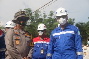 Kapolda Jambi Bersama Rombongan Ditjen SKK Migas Tinjau Lokasi Ilegal Driling 