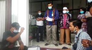 Massa Desak Oknum Waka DPRD Tebo Terdakwa Pengerusakan Hutan Ditahan