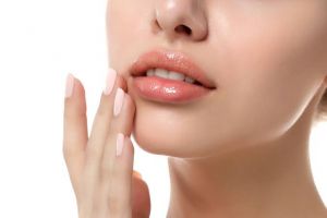 Kiat Mencegah Bibir Kering kala Ramadan