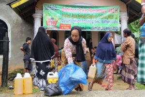 Lagi, Berkah Karbon 2021 Masyarakat 5 Desa di Bungo, Terima Paket Ramadhan dan Kerbau Untuk Lebaran