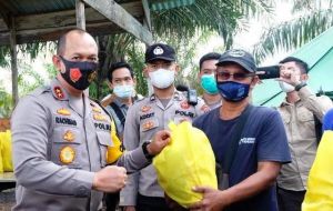 Tekan Angka Covid-19 Pergeseran dari Jawa ke Jambi, Kapolda Bagikan Ribuan Swab Antigen