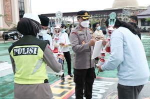 Terima Hadiah, Pemenang Arakan Sahur dan Festival Da'i Online Sumringah