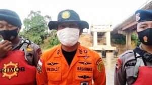 Pekerja Proyek Duplikat Jembatan Sumatera yang Jatuh ke Sungai Belum Ditemukan