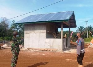 Sinergistas TNI-Polri Sukseskan Program di Desa Bukit Beringin, Salah Satunya Bangun Pos Jaga