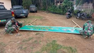 Jelang Kunjungan Tim Wasev, Satgas TMMD Kodim 0420/Sarko Pasang Spanduk Selamat Datang