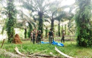  Tidak Hanya Fokus Pada Sasaran Fisik, Sagtas TMMD Juga Bantu Dirikan Tempat Tinggal Warga SAD