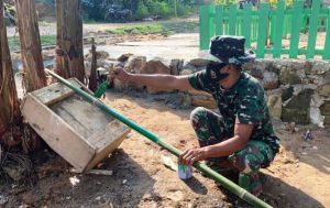Sambut Hari Kemerdekaan Indonesia, Satgas TMMD di Desa Bukit Beringin Siapkan Tiang Bendera