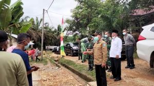 Mashuri Minta Buk Esy Penerima Bedah Rumah Untuk Merawat Rumah dan Selalu Jaga Kebersihan