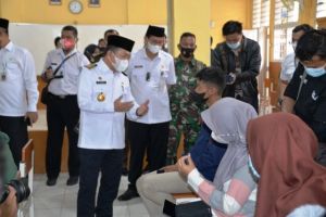 Gubernur Jambi Apresiasi Vaksinisasi Covid-19 di SMA Adhyaksa