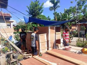 Akibat Pandemi, Wendi Alih Profesi Dari Tukang Cukur Jadi Pembuat Peti Mati