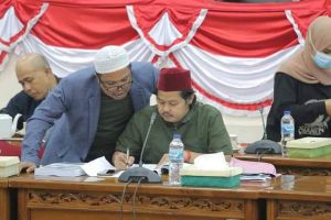 Ketua Komisi II, Syufrayogi : Kabar Pembelian Mobil Baru Bupati itu Hoax